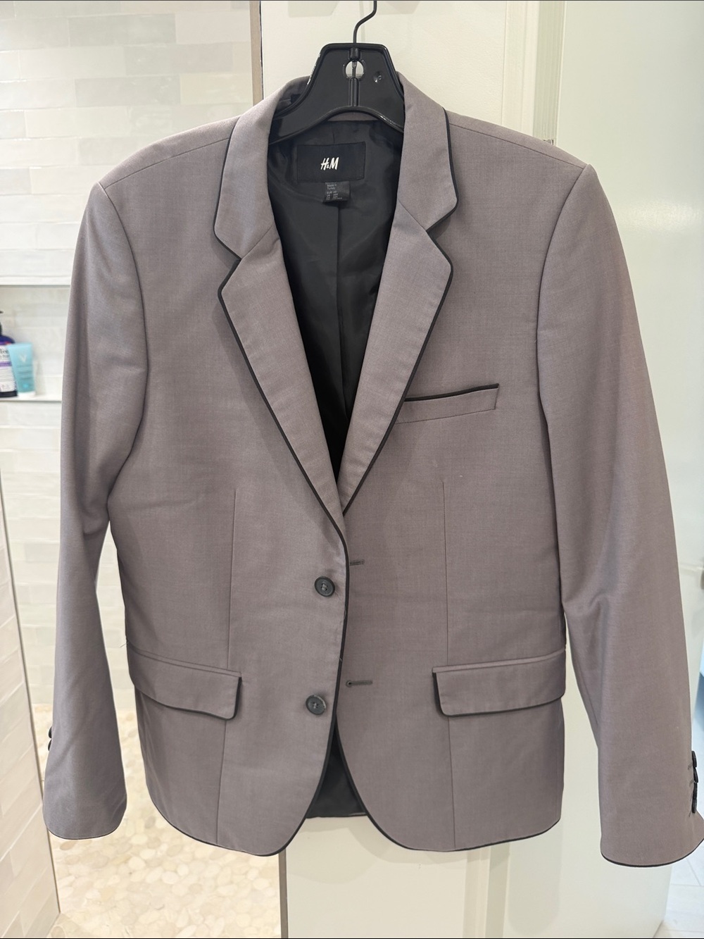 H&M Men's Light Gray Blazer with Black Trim